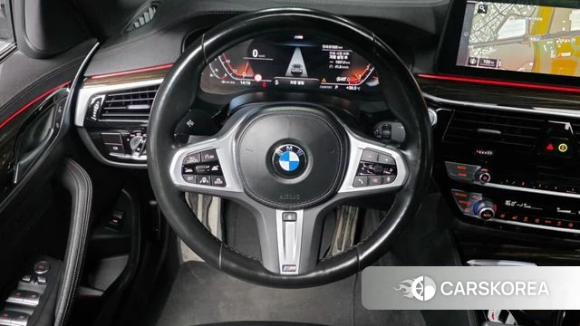 BMW 5 Series (G30) 2022 Белый из Кореи, фото 4