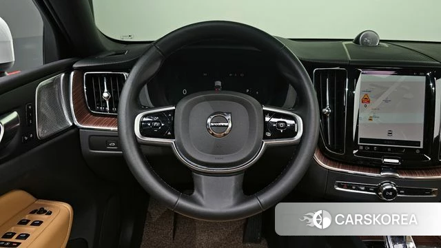 Volvo XC60 second Generation 2025 Белый из Кореи, фото 4