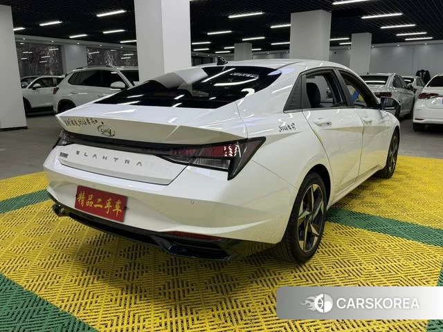 Hyundai Elantra 2023 Белый из Китая, фото 4