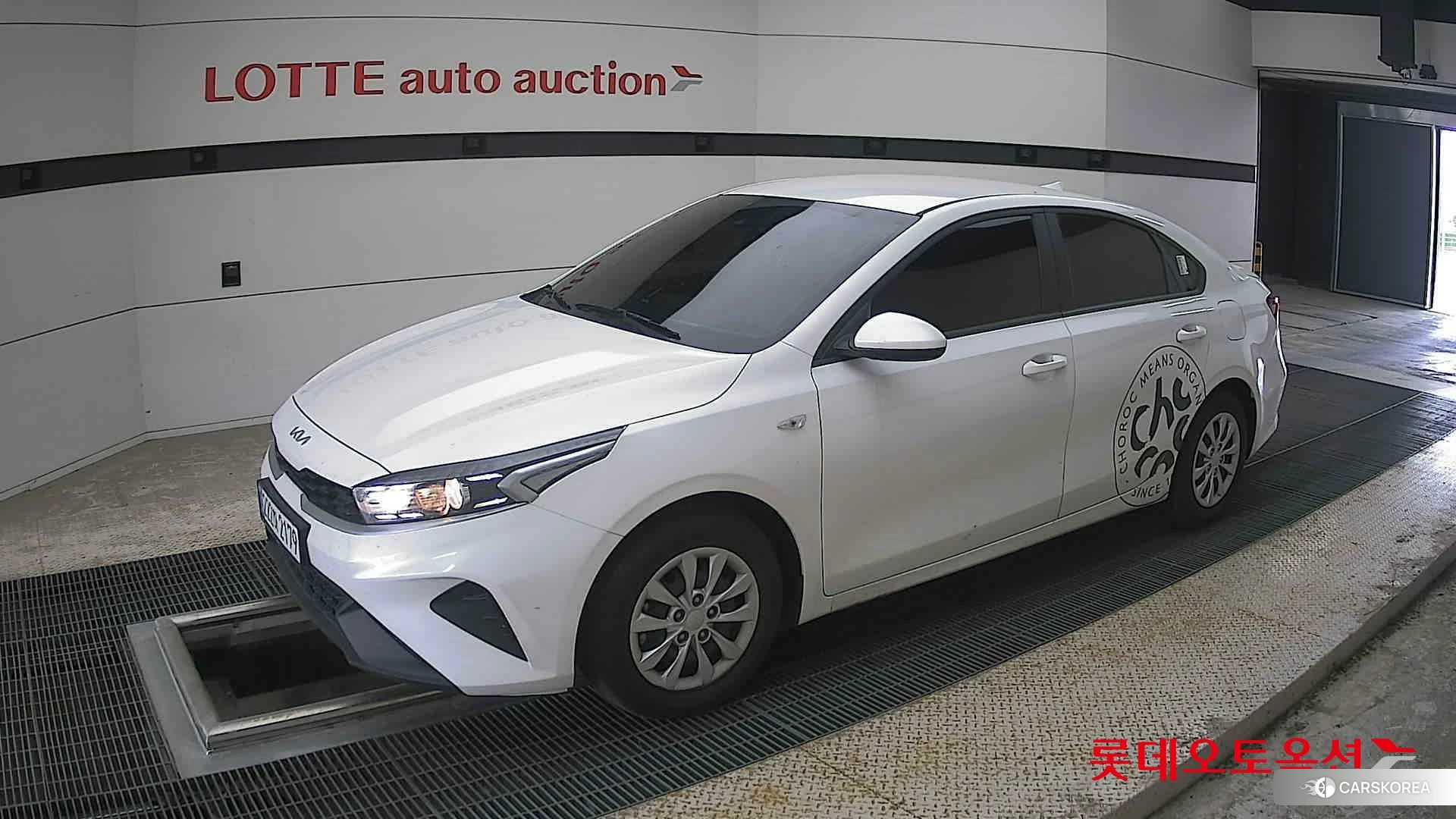 Kia K3 2024 Snow White Pearl из Кореи, фото 4