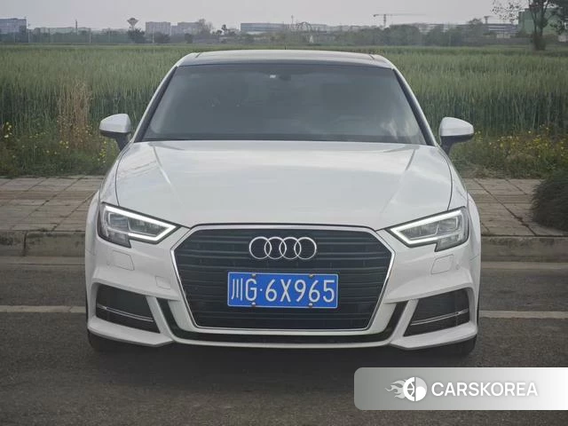 Audi A3 2019 Белый из Китая, фото 4