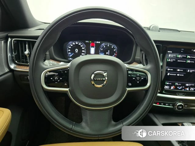 Volvo V60 Cross-Country 2nd Generation 2021 Белый из Кореи, фото 4