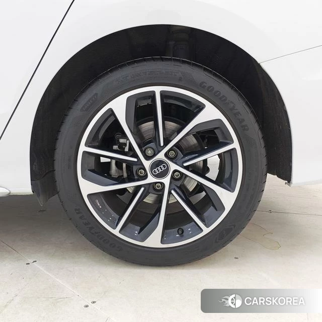 Audi A3 2023 Белый из Китая, фото 4