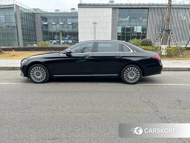 Mercedes-Benz E-class 2023 Черный из Китая, фото 4