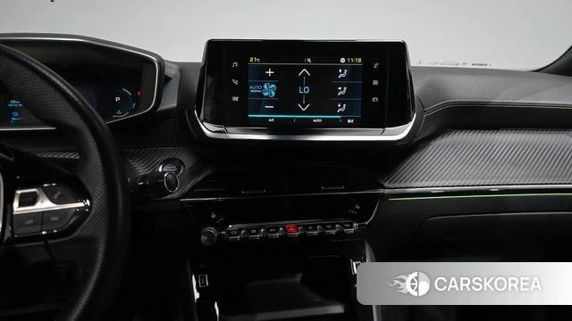 Peugeot e-2008 second generation 2021 Белый из Кореи, фото 4