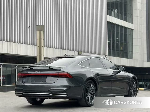 Audi A7 2023 Темно-серый из Китая, фото 4