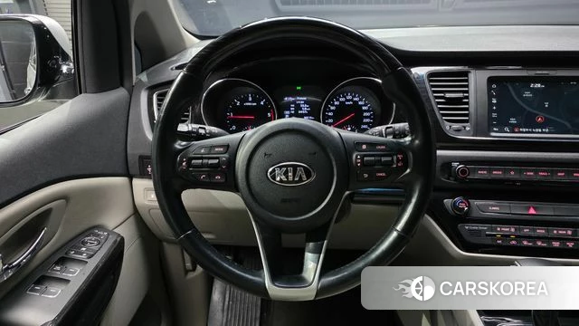 Kia The New Carnival 2018 Серебряный из Кореи, фото 4