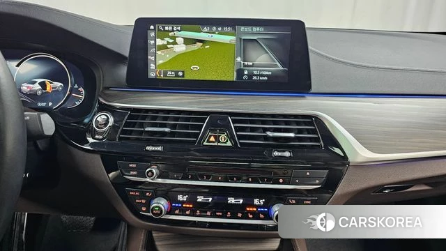 BMW 5 Series (G30) 2018 Белый из Кореи, фото 4