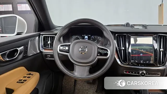 Volvo V60 Cross-Country 2nd Generation 2021 Белый из Кореи, фото 4