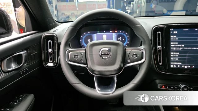 Volvo XC40 2025 Черный из Кореи, фото 4