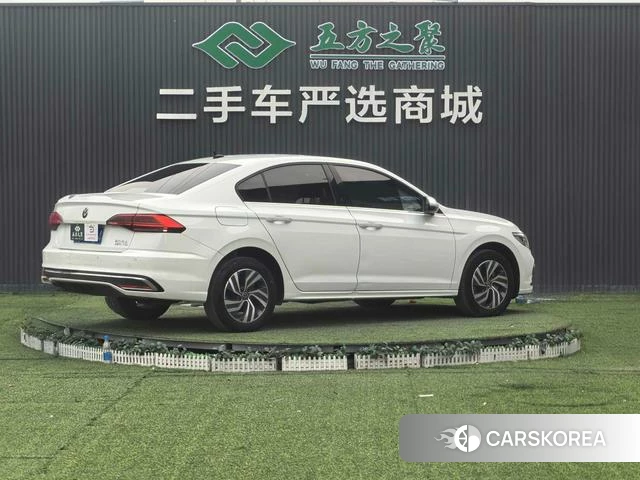 Volkswagen Bora 2024 Белый из Китая, фото 4