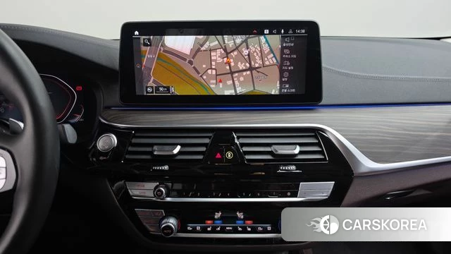 BMW 5 Series (G30) 2022 Белый из Кореи, фото 4
