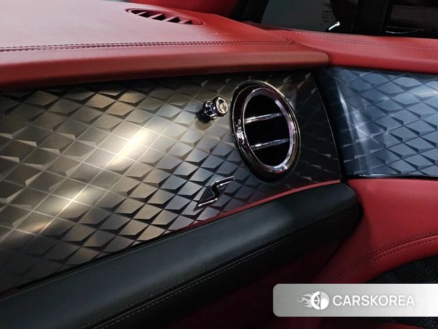Bentley Bentayga 2022 Черный из Кореи, фото 4