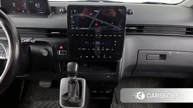 Hyundai Staria 2023 Белый из Кореи, фото 4