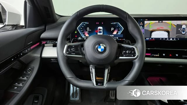 BMW 5 Series (G60) 2023 Белый из Кореи, фото 4