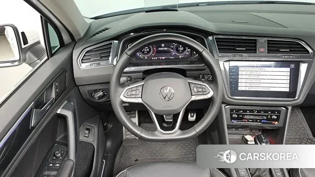 Volkswagen Tiguan second Generation 2022 Белый из Кореи, фото 4