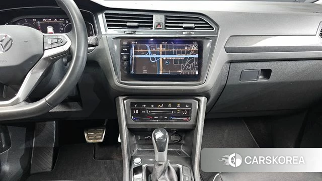 Volkswagen Tiguan second Generation 2022 Серебристо-серый из Кореи, фото 4