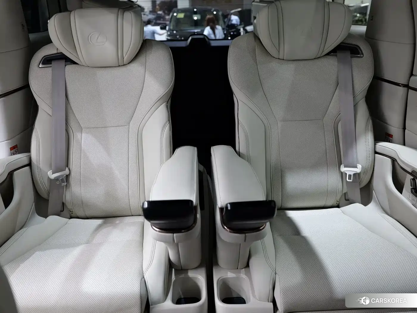 Lexus LM 2025 Белый из Китая, фото 4
