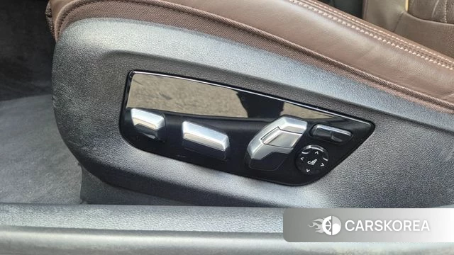 BMW 5 Series (G30) 2020 Белый из Кореи, фото 4