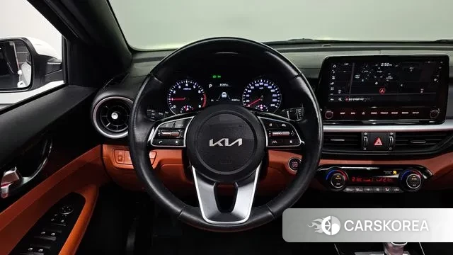 Kia The New K3 2nd generation 2021 Белый из Кореи, фото 4