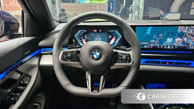 BMW 5 Series (G60) 2025 Черный из Кореи, фото 4