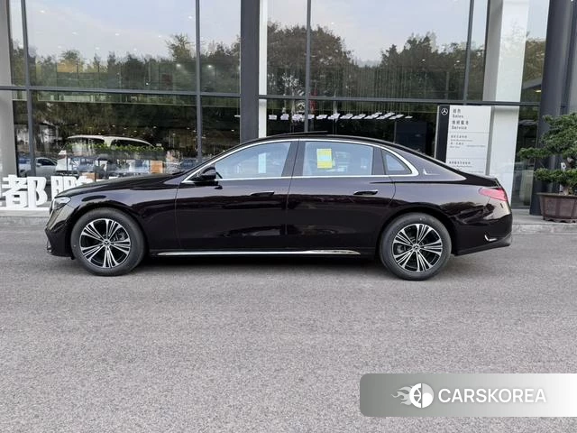 Mercedes-Benz E-class 2024 Красный из Китая, фото 4