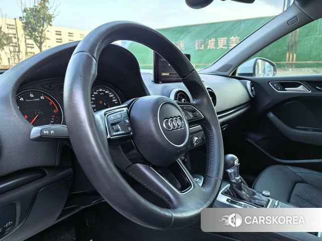 Audi A3 2018 Белый из Китая, фото 4