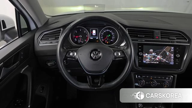 Volkswagen Tiguan second Generation 2018 Белый из Кореи, фото 4