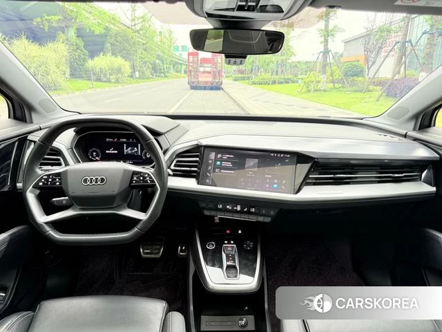 Audi Q4 e-tron 2023 Темно-серый из Китая, фото 4