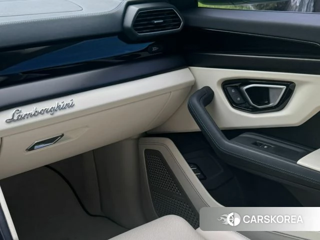 Lamborghini Urus 2023 Белый из Кореи, фото 4