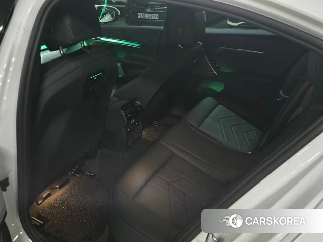 BMW 5 Series (G60) 2025 Белый из Кореи, фото 4