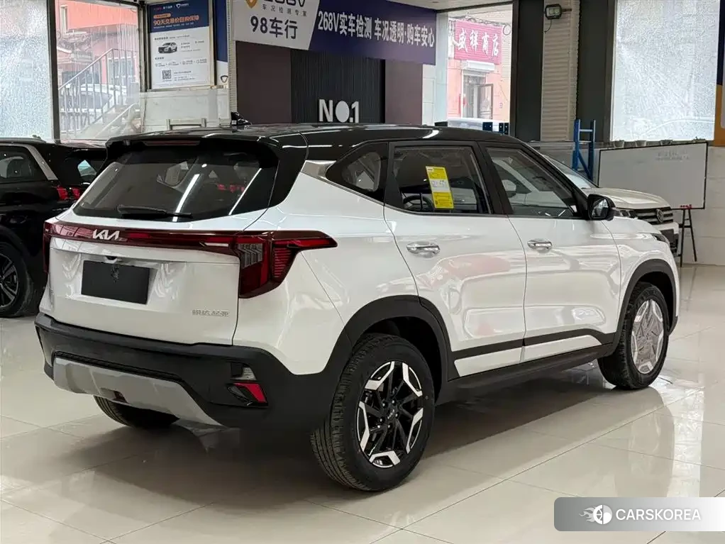 Kia Seltos 2026 Белый из Китая, фото 4