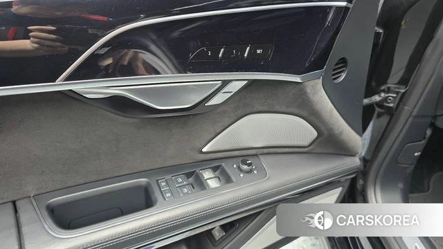 Audi A8 (D5) 2021 Черный из Кореи, фото 4