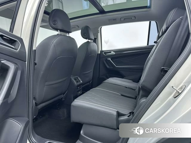 Volkswagen Tiguan L 2022 Шампань из Китая, фото 4