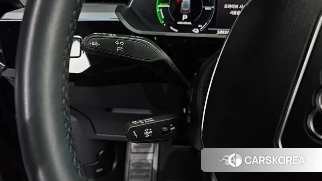 Audi e-Tron 2022 Синий из Кореи, фото 4