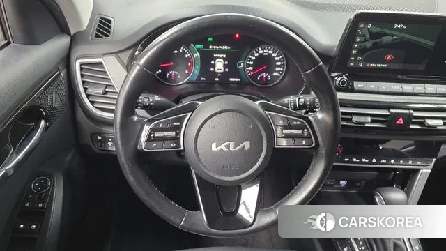 Kia Seltos 2022 Белый из Кореи, фото 4