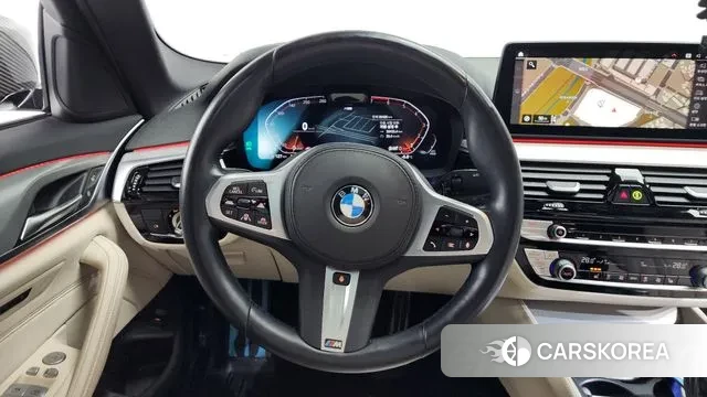 BMW 5 Series (G30) 2022 Белый из Кореи, фото 4