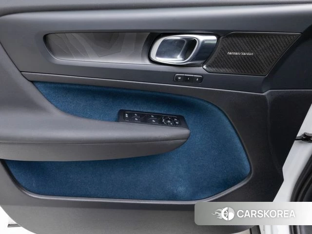 Volvo C40 Richards 2024 Белый из Кореи, фото 4