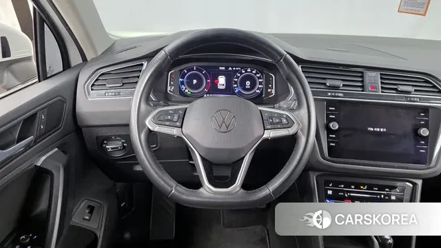 Volkswagen Tiguan second Generation 2022 Белый из Кореи, фото 4