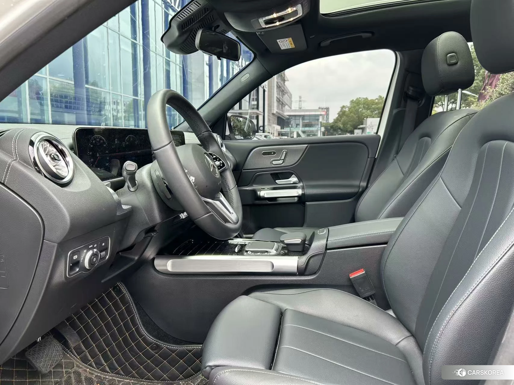 Mercedes-Benz EQB 2023 Белый из Китая, фото 4