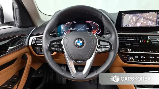 BMW 5 Series (G30) 2020 Серебристо-серый из Кореи, фото 4