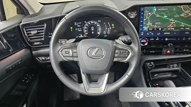 Lexus NX350h Second generation 2024 Серебристо-серый из Кореи, фото 4