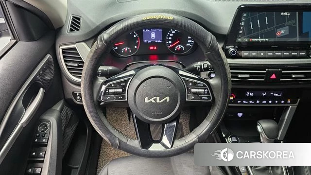 Kia Seltos 2022 Серый из Кореи, фото 4