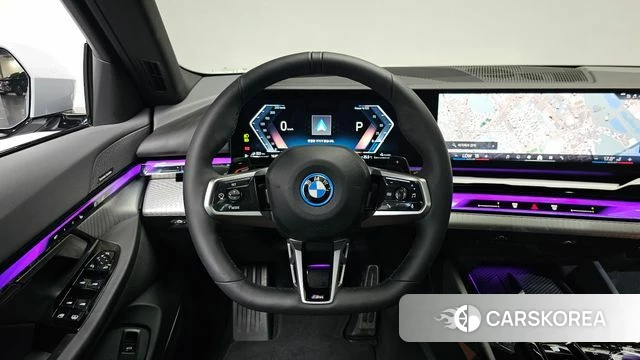 BMW 5 Series (G60) 2026 Серый из Кореи, фото 4