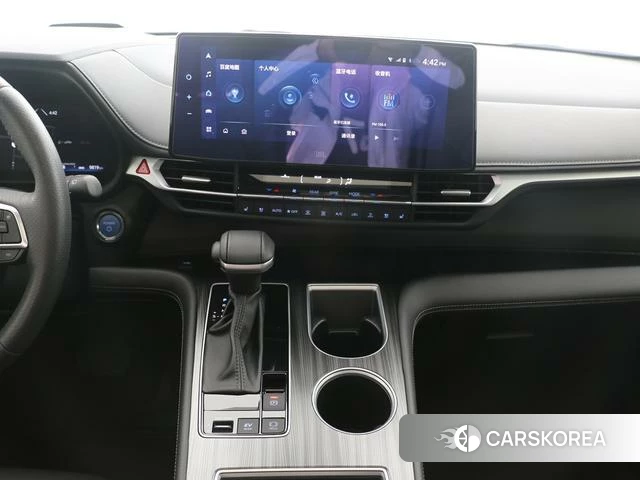 Toyota Saina 2022 Белый из Китая, фото 4