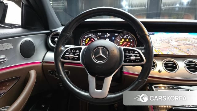 Mercedes-Benz E-Class W213 2018 Белый из Кореи, фото 4