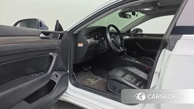 Volkswagen Arteon 2019 Белый из Кореи, фото 4