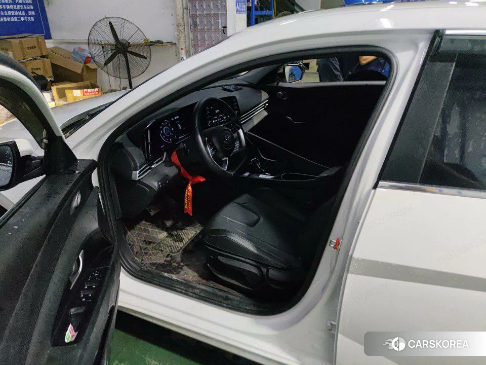 Hyundai Elantra 2022 Белый из Китая, фото 4