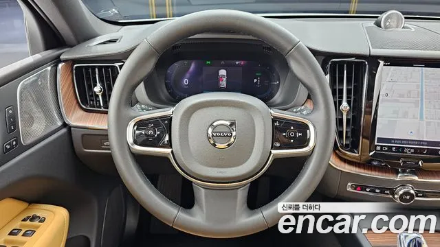 Volvo XC60 second Generation 2024 Белый из Кореи, фото 4