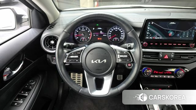 Kia The New K3 2nd generation 2023 Белый из Кореи, фото 4